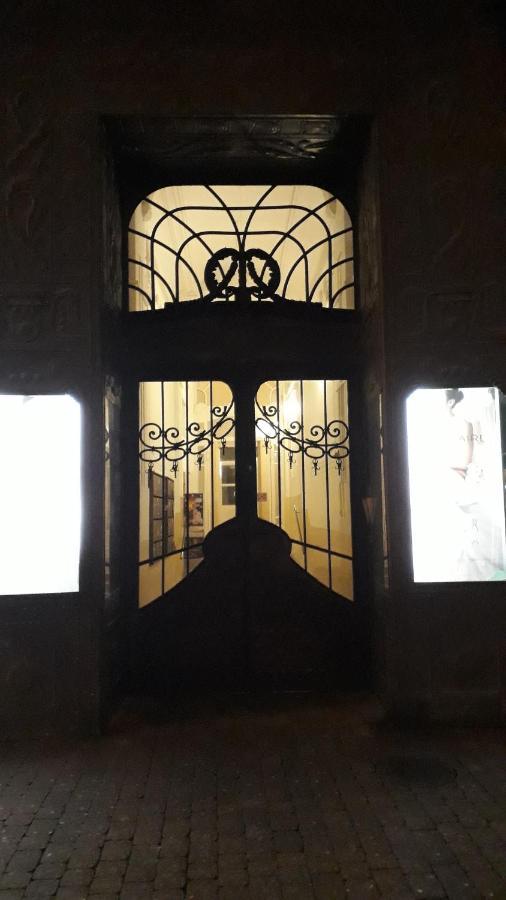 Piac Utcai Apartman Debrecen Buitenkant foto