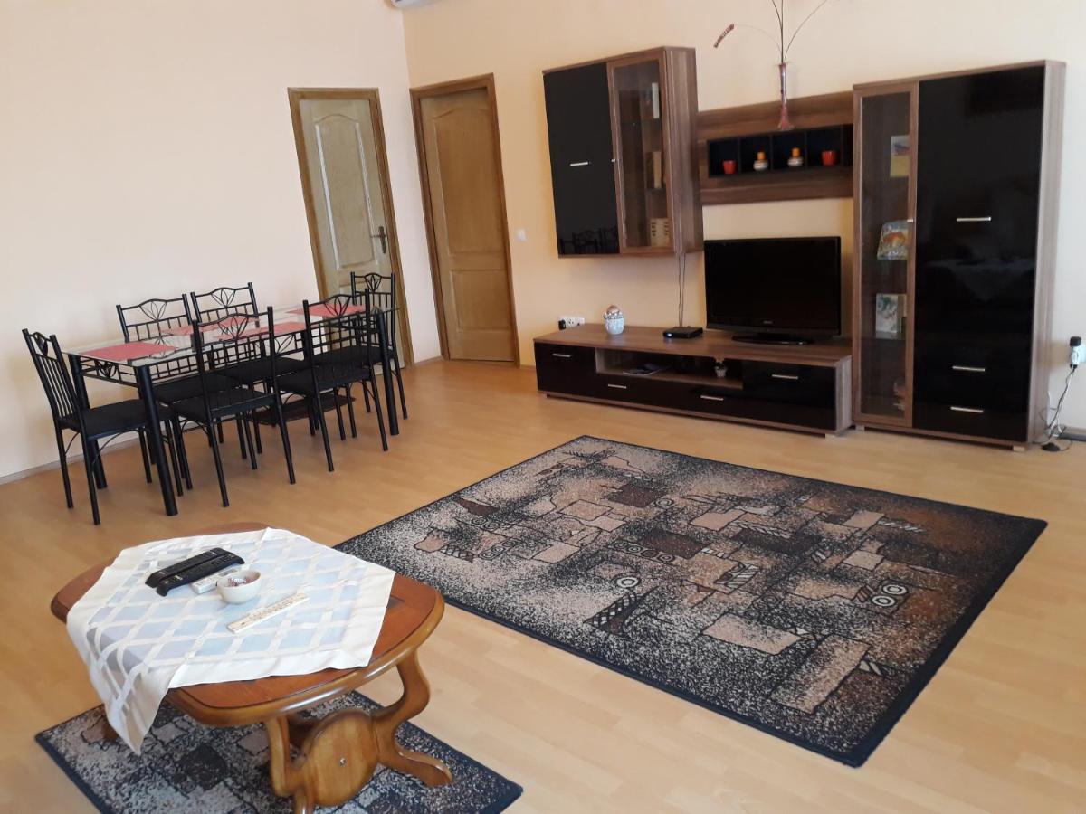 Piac Utcai Apartman Debrecen Buitenkant foto