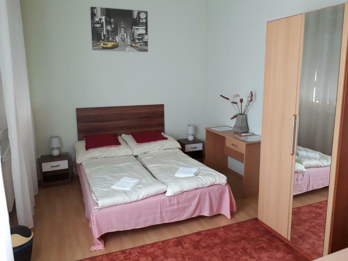 Piac Utcai Apartman Debrecen Buitenkant foto
